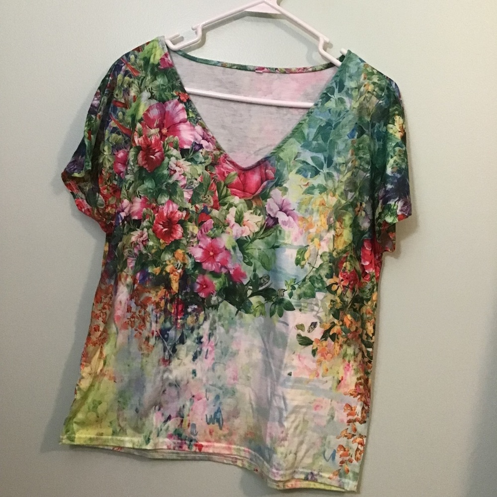 Floral v neck blouse